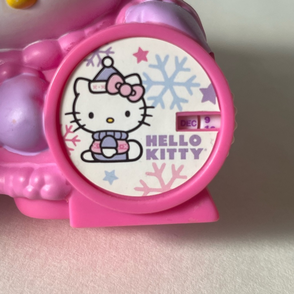 Hello Kitty Calendar - Picture 2 of 3
